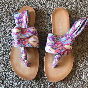 Yoga sandals size 7/7.5